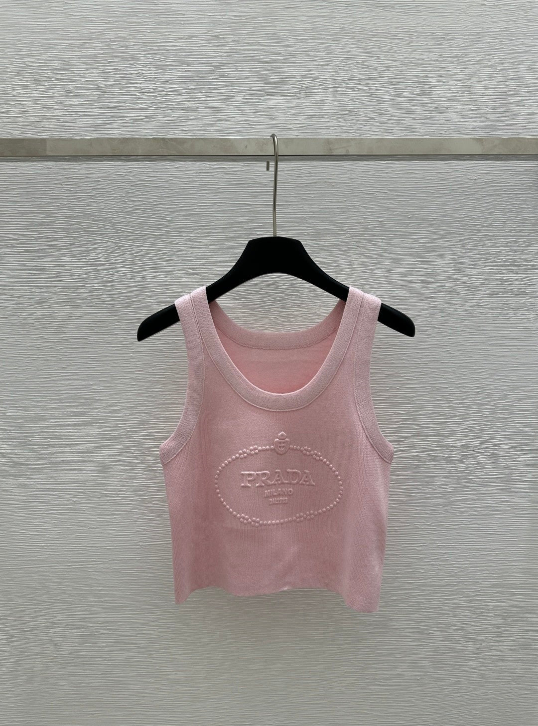 Solid Color Crew Neck Letter Embossed Knit Vest