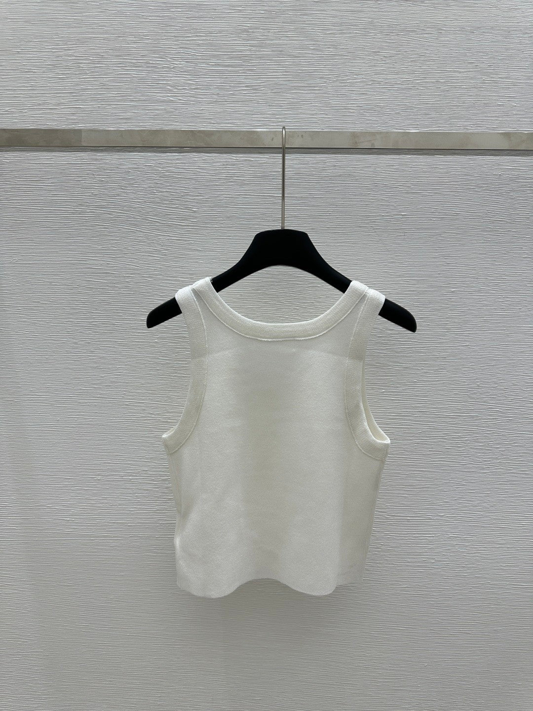 Solid Color Crew Neck Letter Embossed Knit Vest