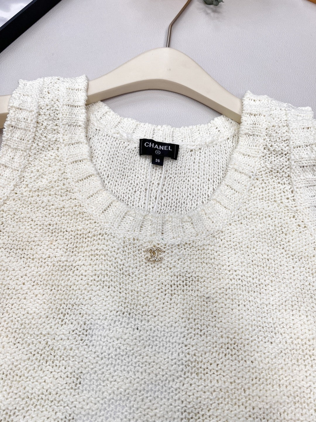 Gold Thread Butterfly Embroidered Knit Vest